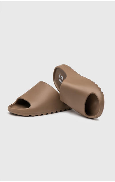 Gianni Kavanagh Brown Levitate Slides