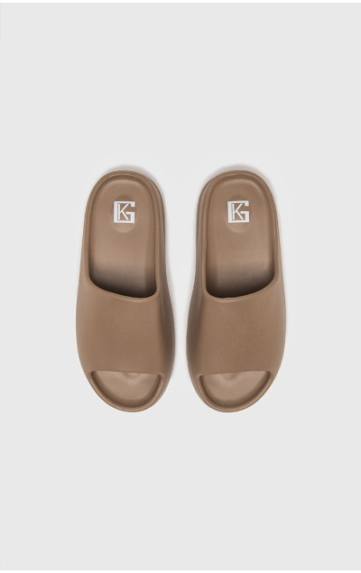 Gianni Kavanagh Brown Levitate Slides