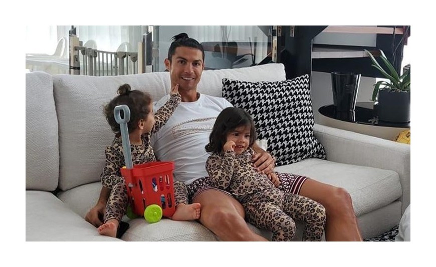 Cristiano Ronaldo na ostrově Madeira vybaven Gianni Kavanaghem